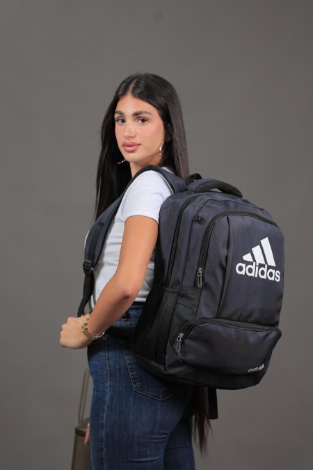 أسود